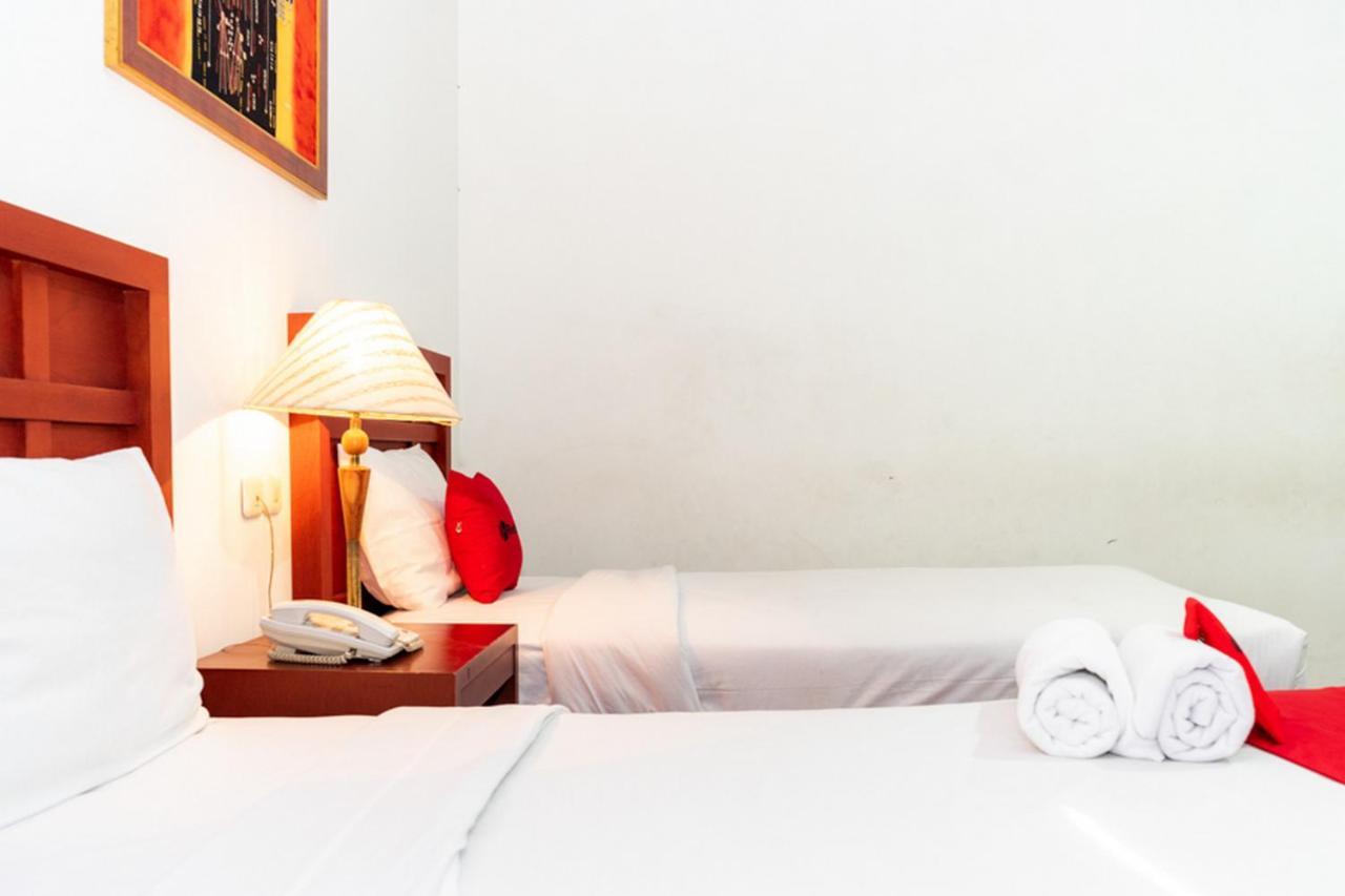 Reddoorz Plus Syariah Near Java Supermall Semarang 2 Buitenkant foto