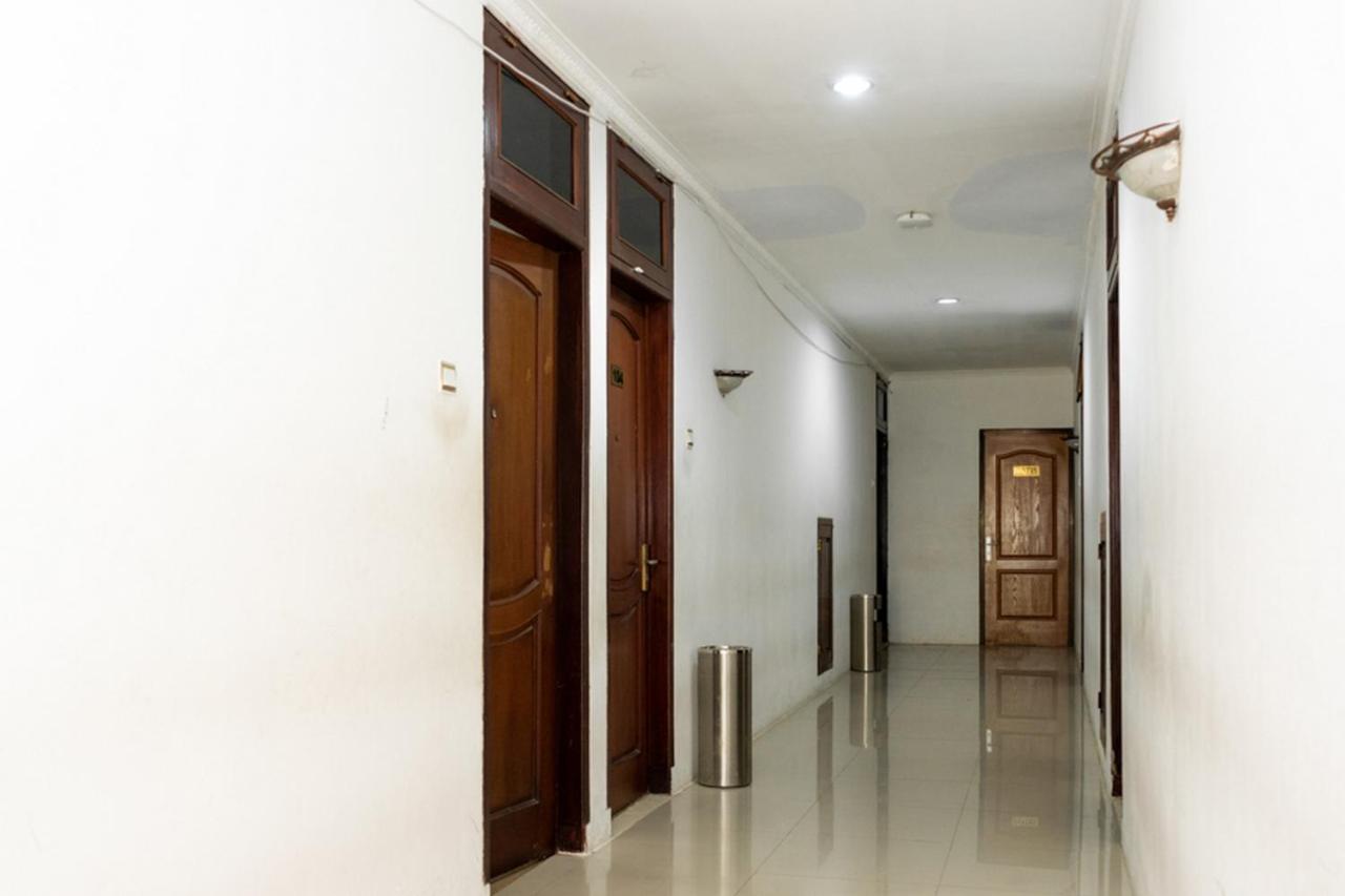 Reddoorz Plus Syariah Near Java Supermall Semarang 2 Buitenkant foto