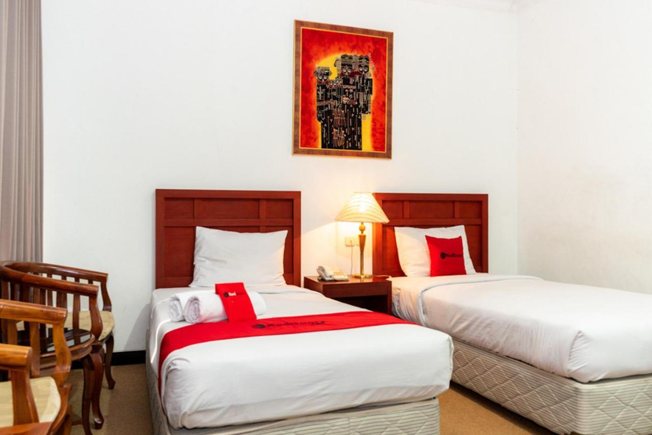 Reddoorz Plus Syariah Near Java Supermall Semarang 2 Buitenkant foto