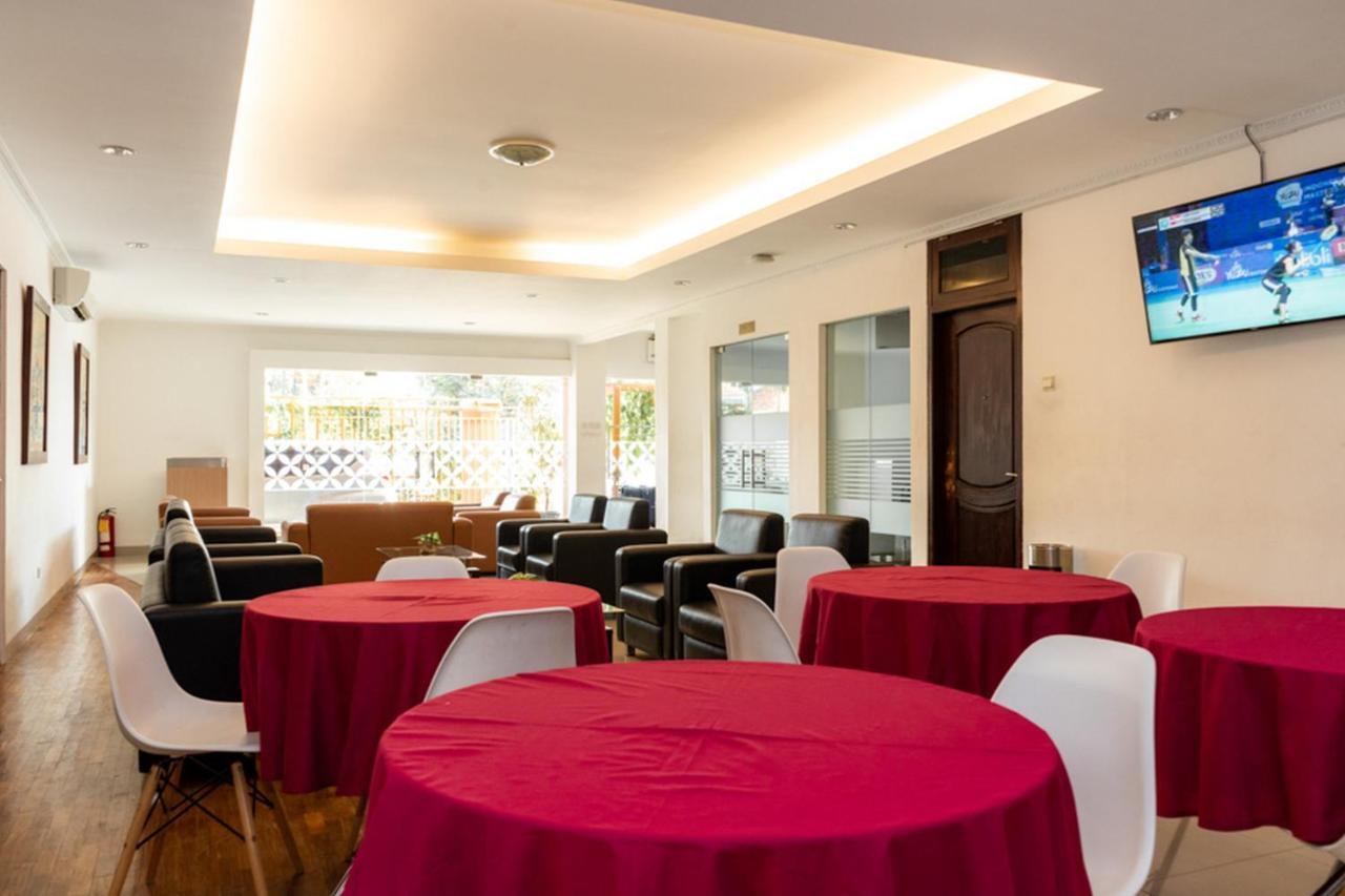 Reddoorz Plus Syariah Near Java Supermall Semarang 2 Buitenkant foto